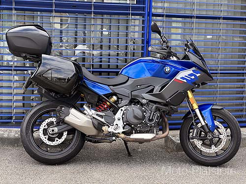 BMW F900XR Motorradvermietung Frankreich